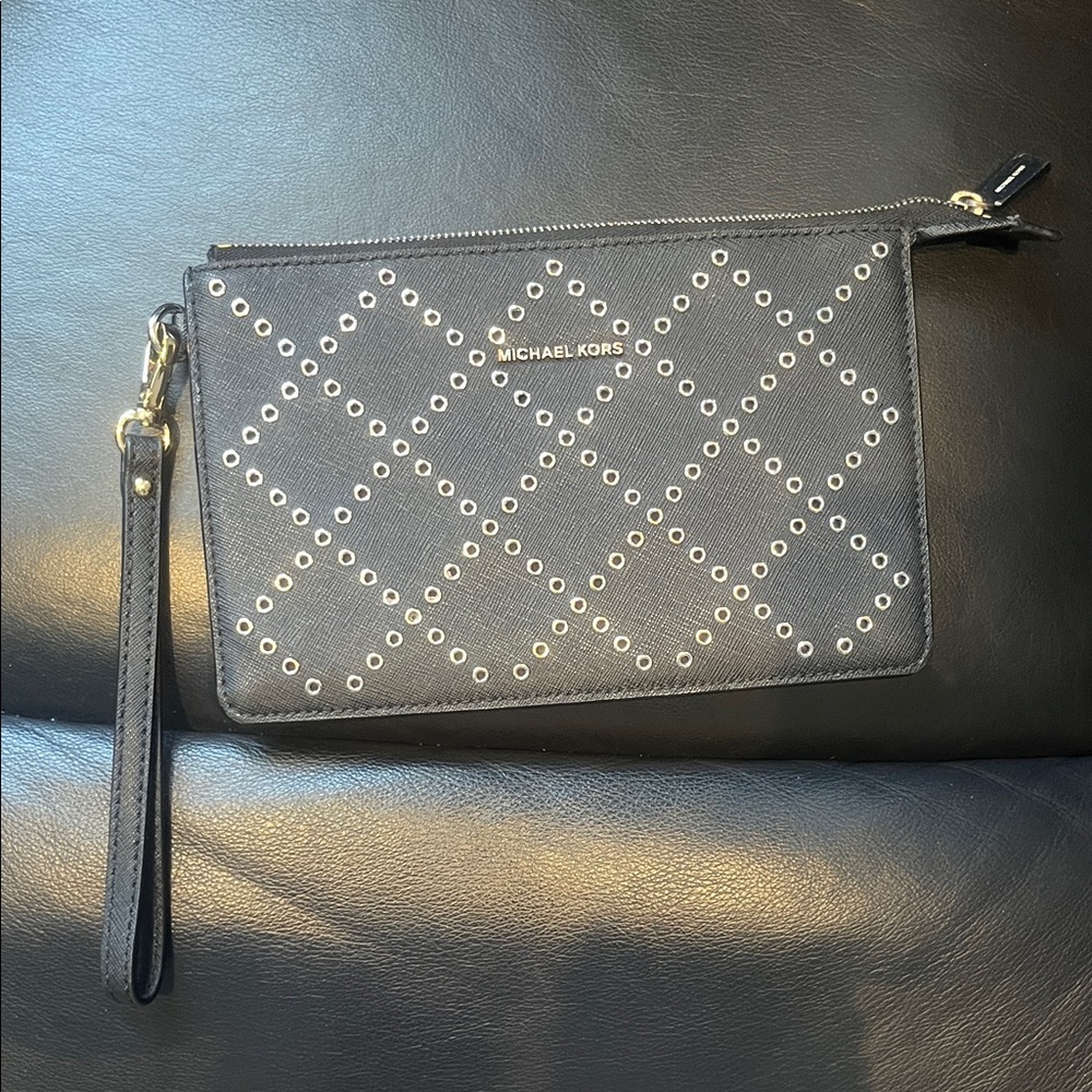 MICHAEL KORS STUDDED BLACK WRISTLET